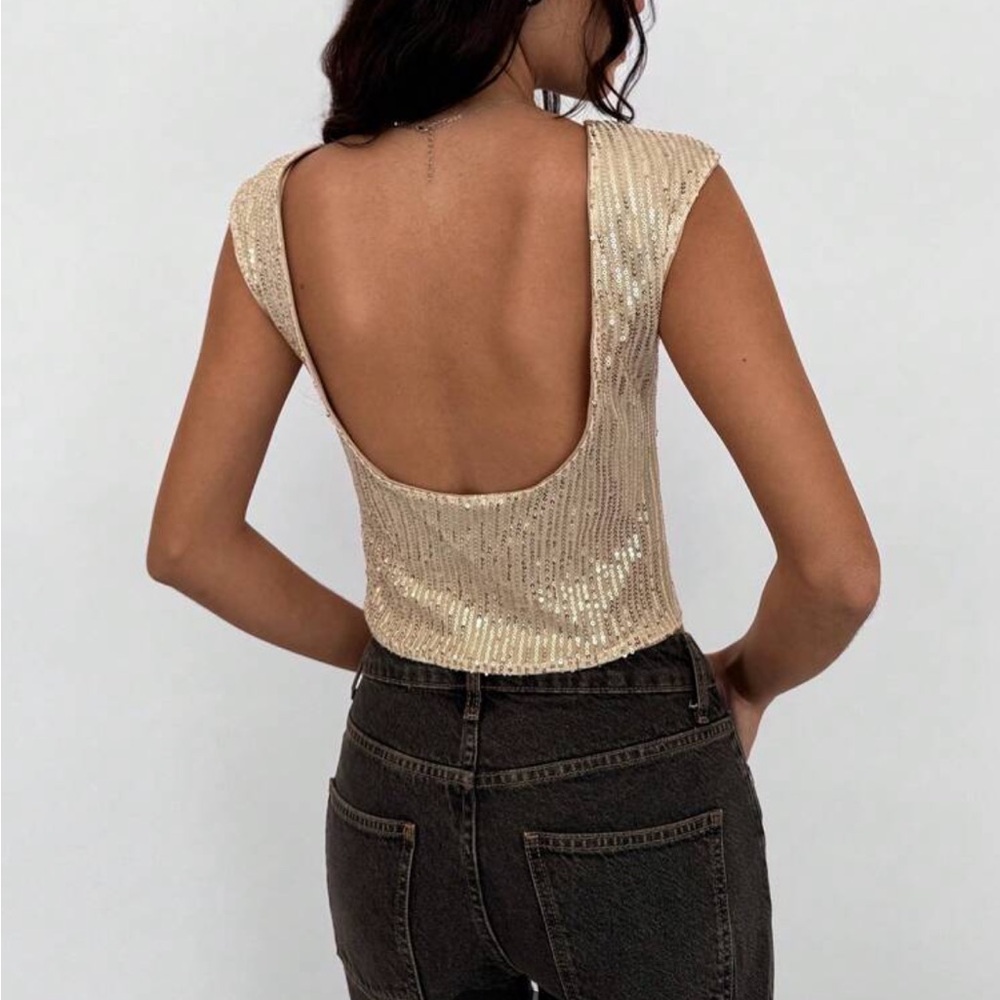 Gold sequin top! - Picture 3 of 8